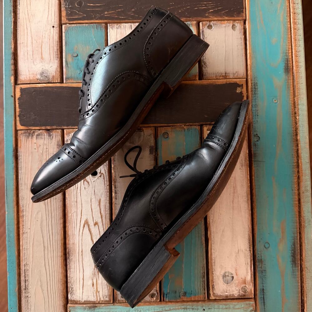 Church's famous English Brogue Diplomat oxford cap leather dress shoes 9 D black